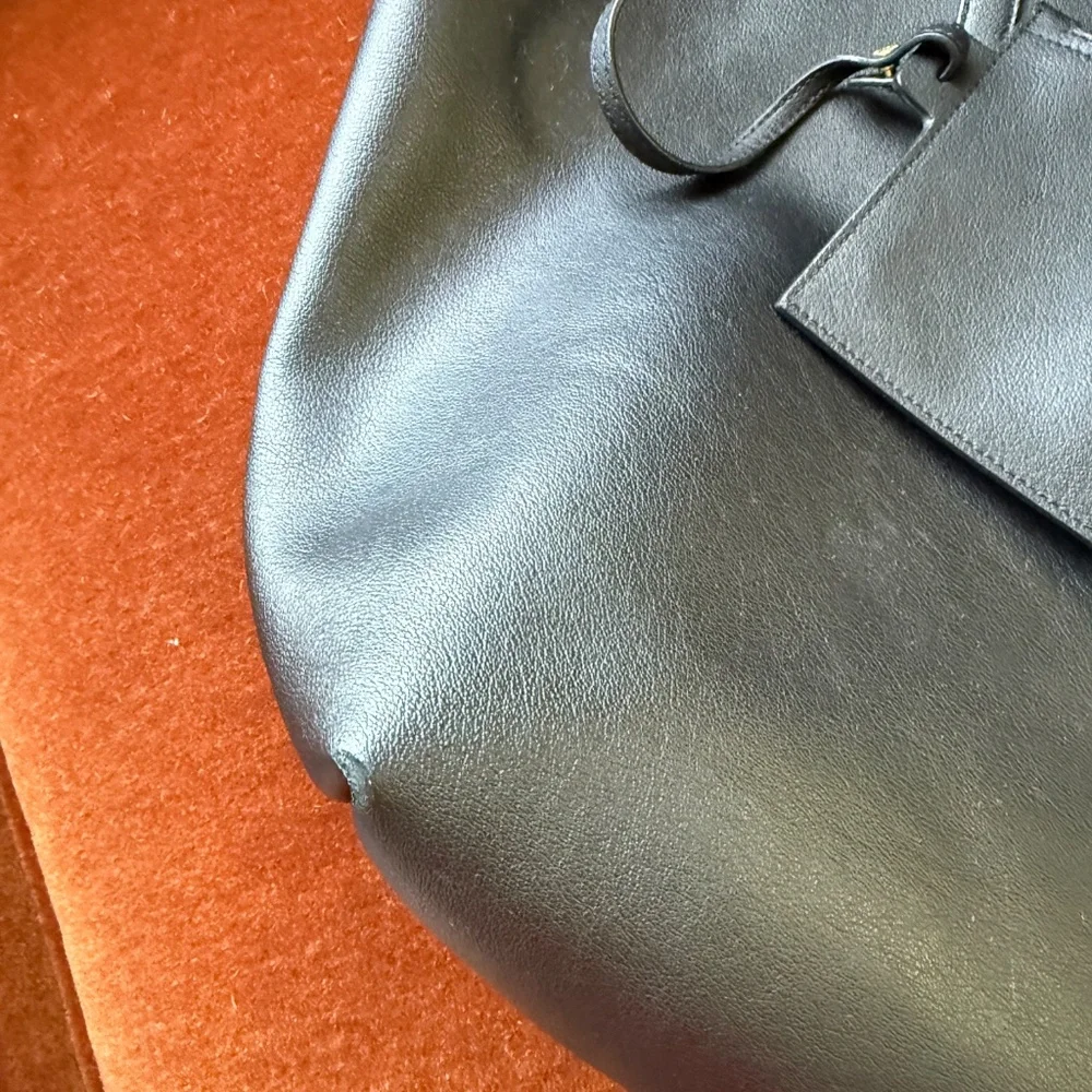 Saint Laurent Large Leather Tote - Picture 5 of 7